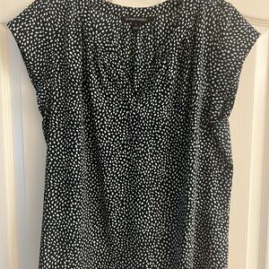 41 Hawthorn Black and White Relaxed Pleated Blouse